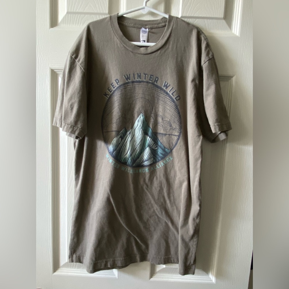 Flylow ski/ snowboarding/ hiking t-shirt